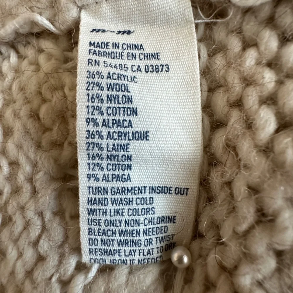 American Eagle Outfitters Women's M Creamy Sleeved Scooped Neck Knit Sweater Top - Picture 15 of 15